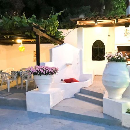 Villa Diamanti Kanapitsa  エクステリア 写真