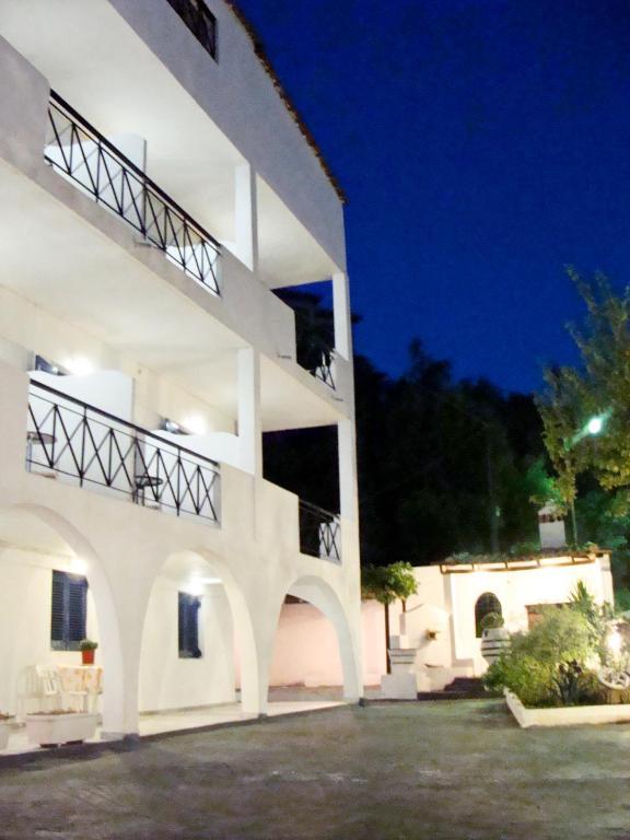 Villa Diamanti Kanapitsa  エクステリア 写真
