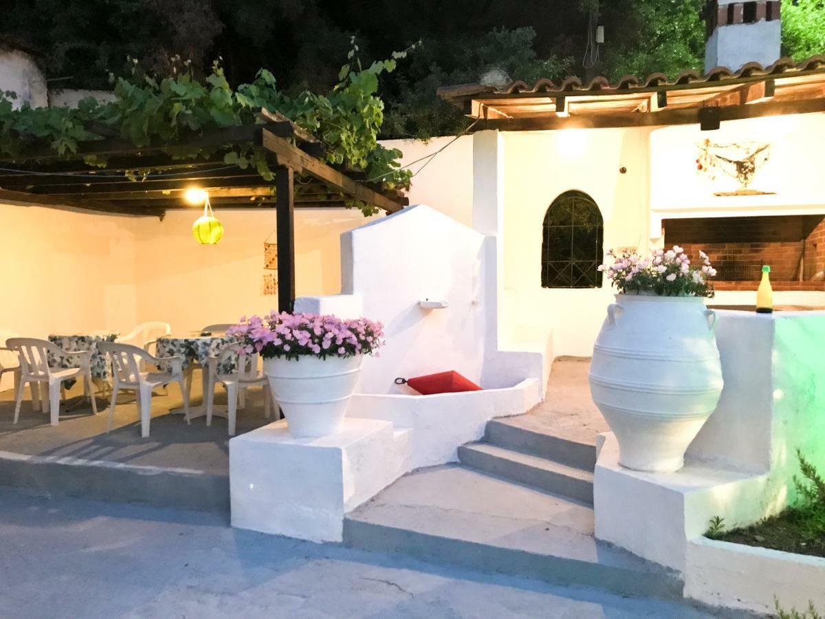 Villa Diamanti Kanapitsa  エクステリア 写真